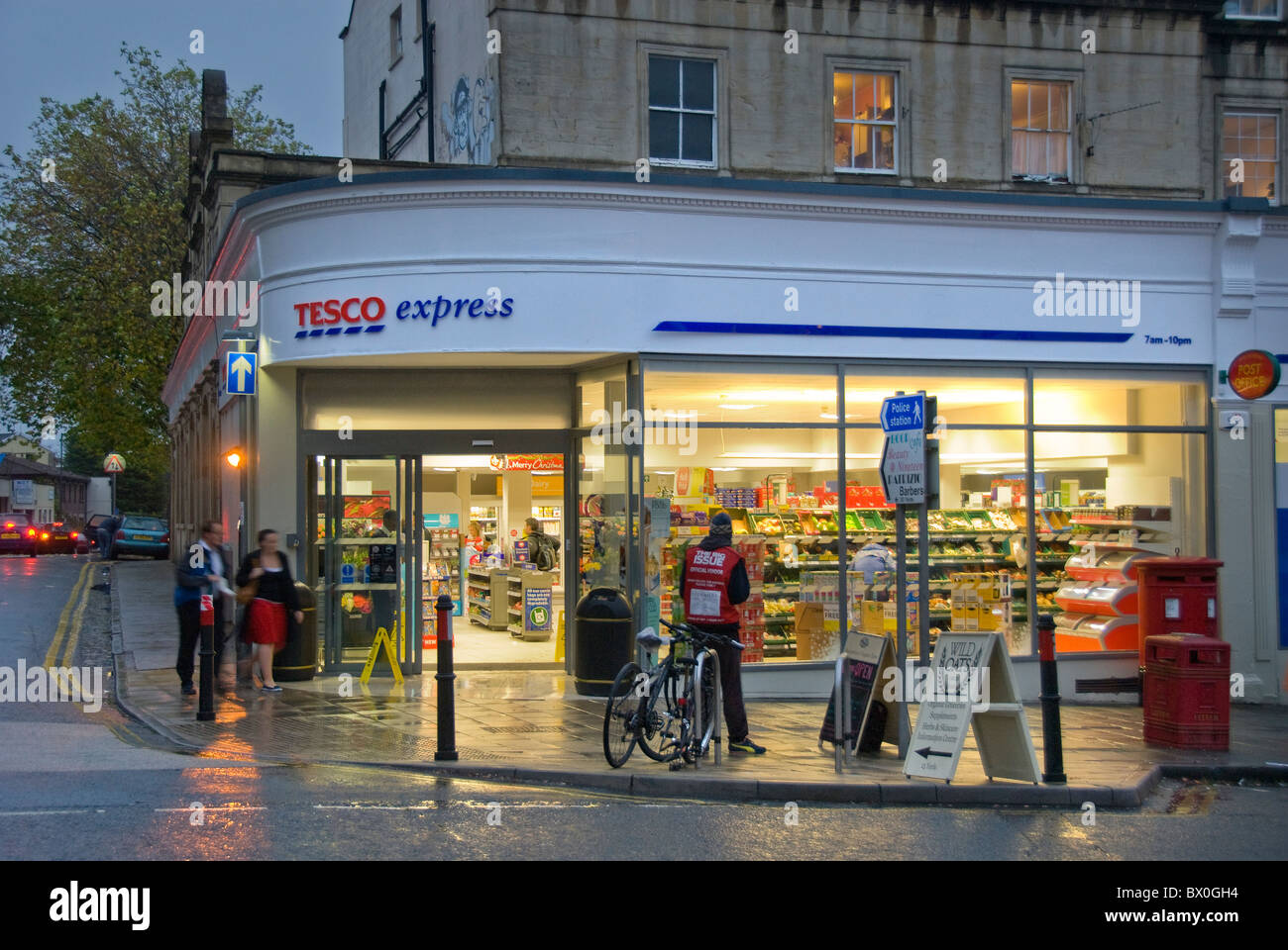 Tesco Express supermarket, Whiteladies Road, Bristol, England, UK Stock Photo Alamy
