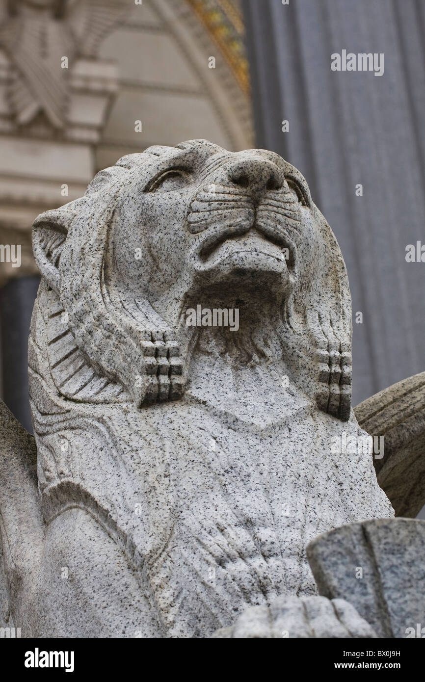 Old statue stone vertical hi-res stock photography and images - Alamy
