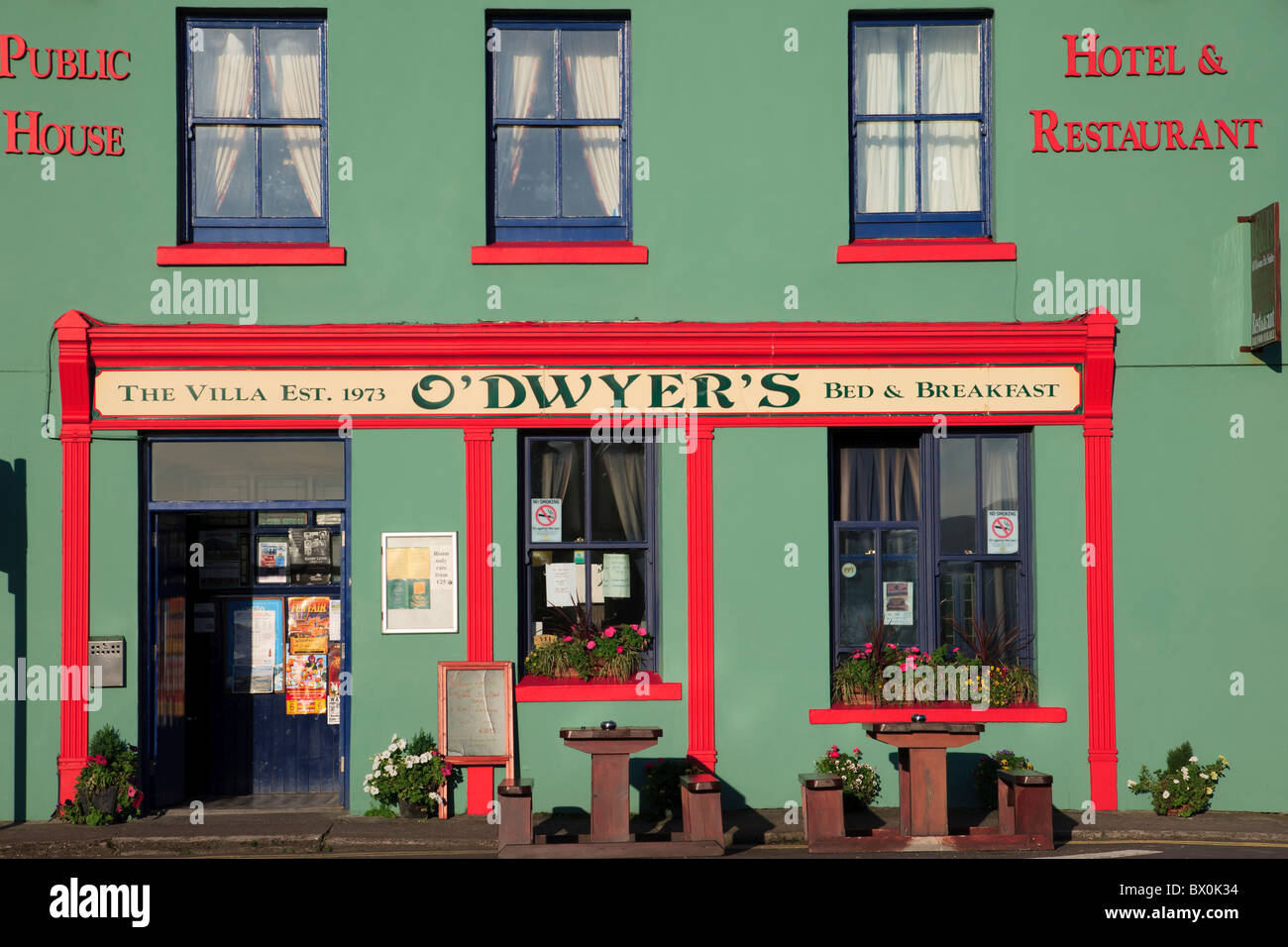 Irish Pub Front Hi Res Stock Photography And Images Alamy