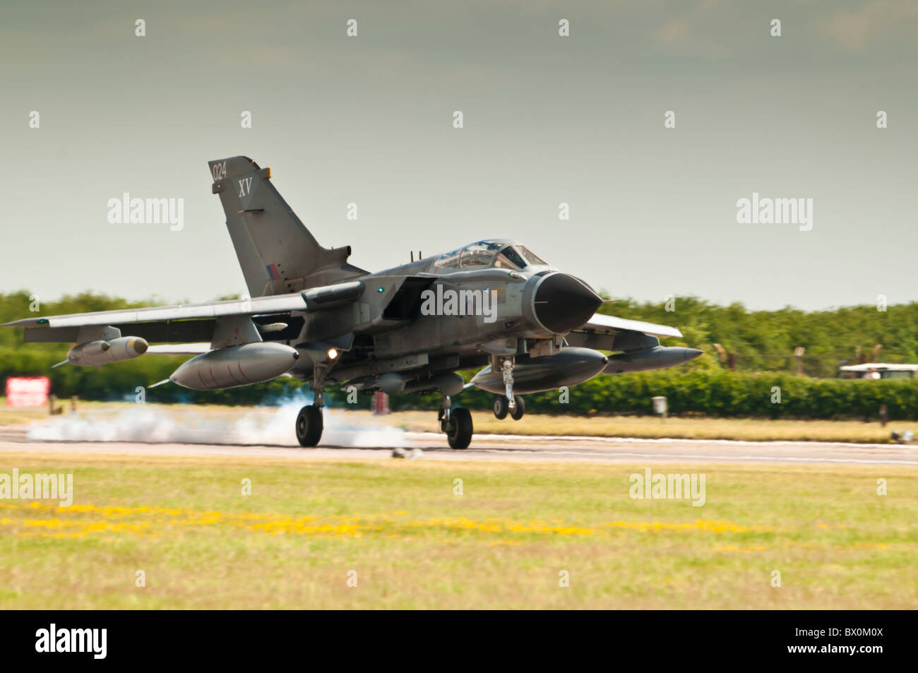 Tornado GR4 ZA452 landing at RAF Waddington Stock Photo