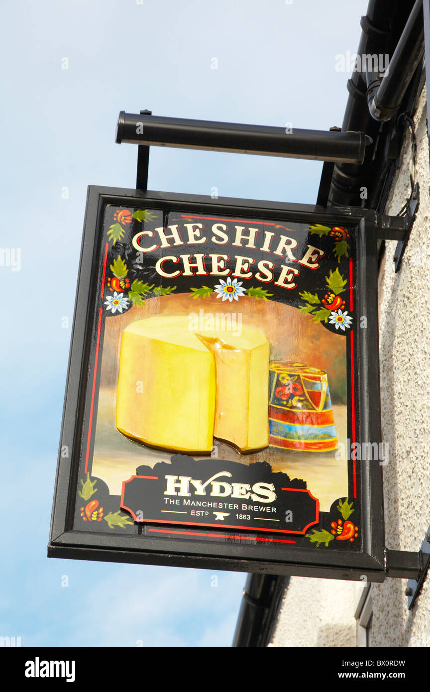 Cheshire cheese sign hi-res stock photography and images - Alamy