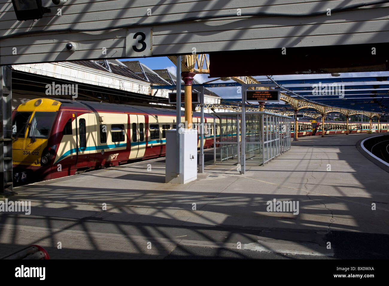 Gourock station hi-res stock photography and images - Alamy