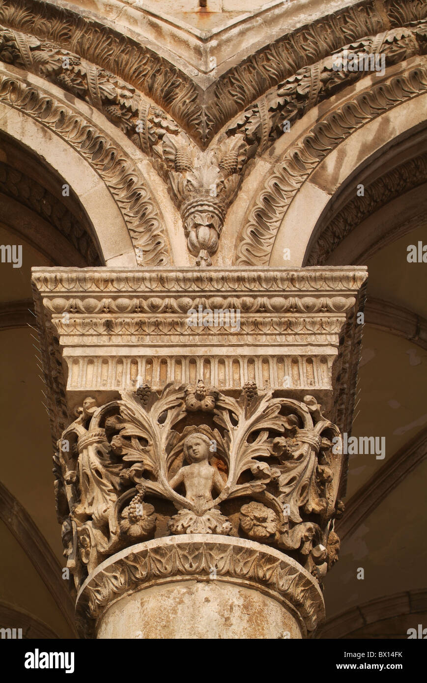 column detail capital round arch architecture Middle Ages Dubrovnik old town Croatia Europe coast Adriatic Stock Photo