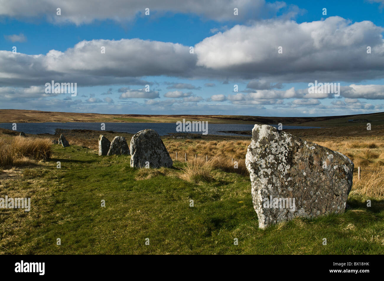 dh Achavanich STEMSTER CAITHNESS Megalithic Stone Circle and Loch Stemster standing stones Stock Photo