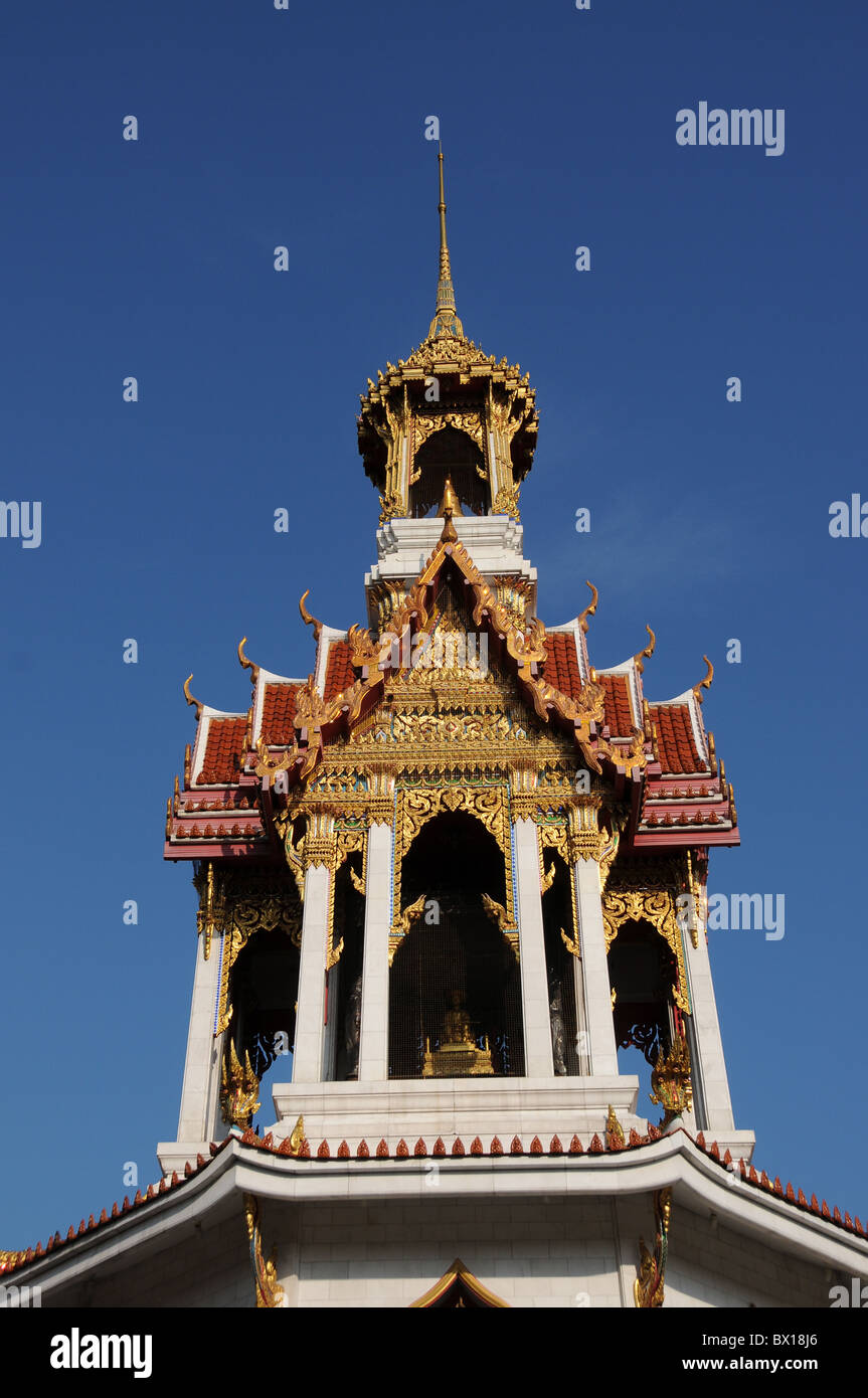 Asian style Roof in Wat Chana Songkhram in Bangkok Stock Photo