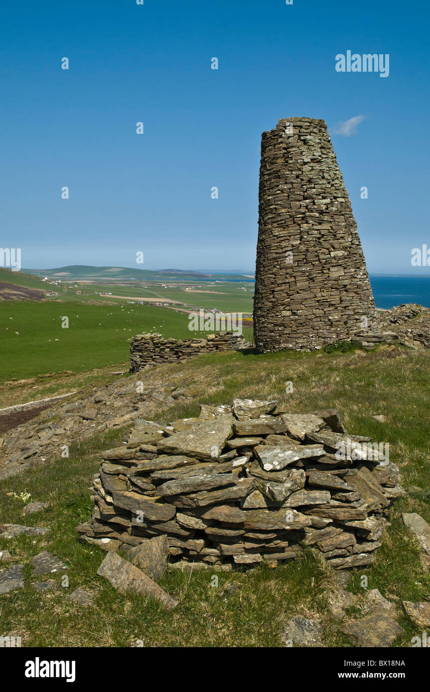 dh Finstown FIRTH ORKNEY Drystone follies tower folly overlooking Orkney countryside Stock Photo