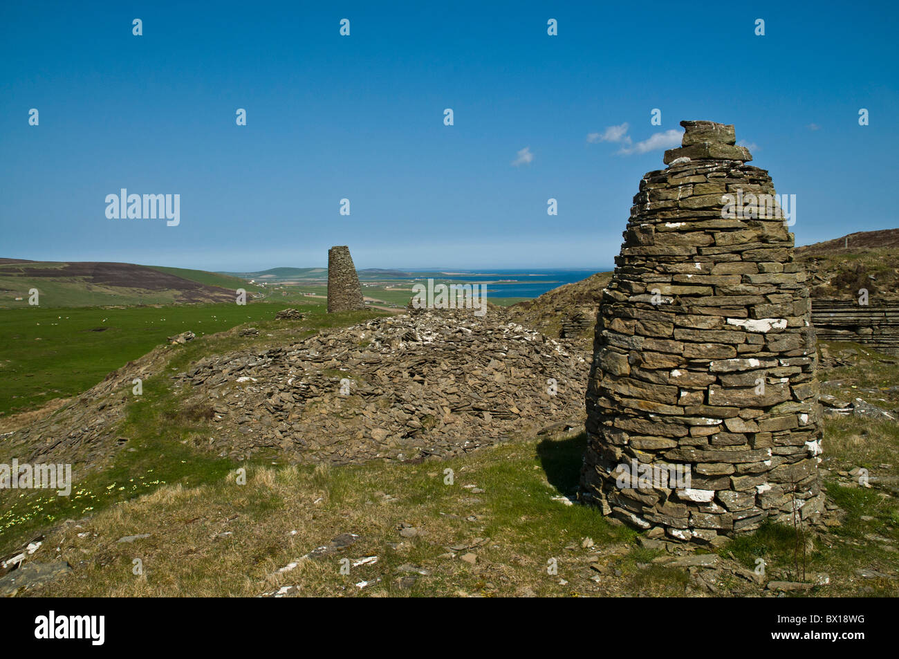 dh Finstown FIRTH ORKNEY Drystone folly tower follies overlooking Orkney countryside Stock Photo