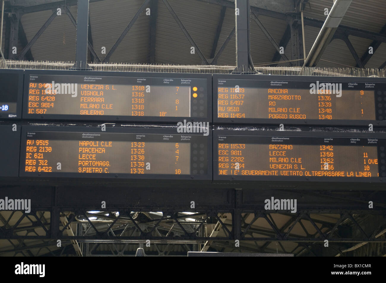 train departure arrival information timetable timetables time table