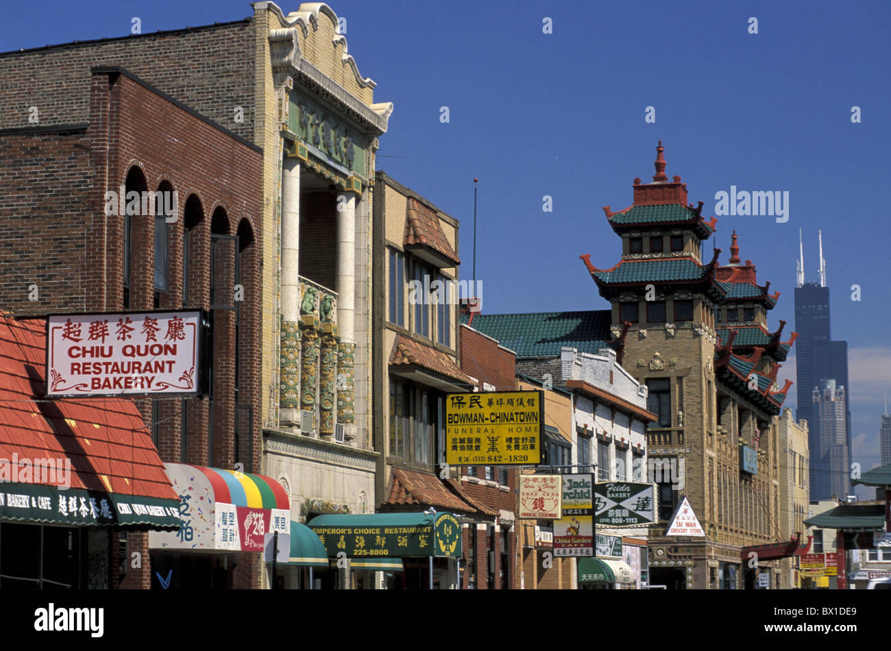 Devon avenue chicago hi-res stock photography and images - Alamy