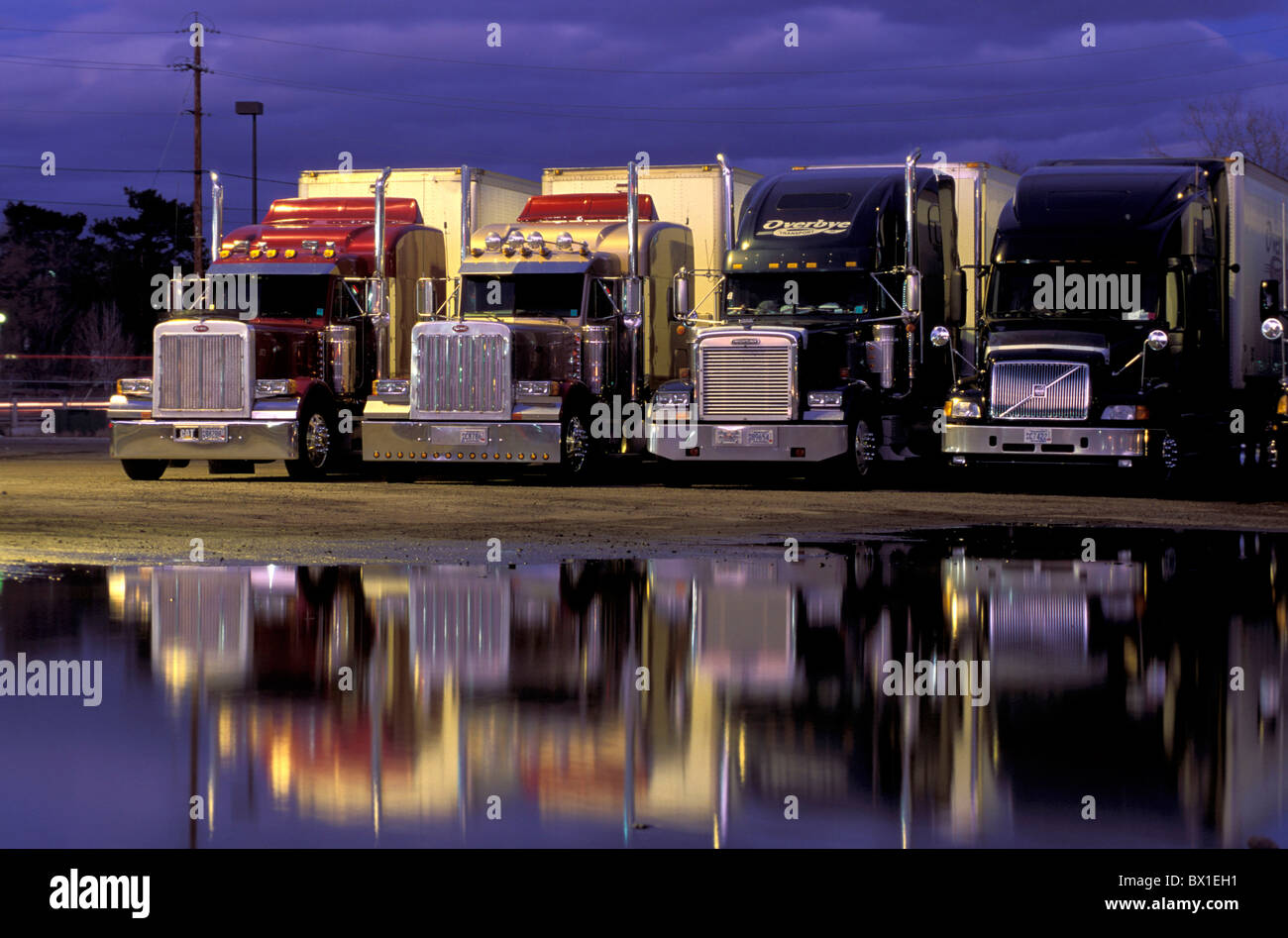 Nevada Trucks Reno USA America United States logistics night parking