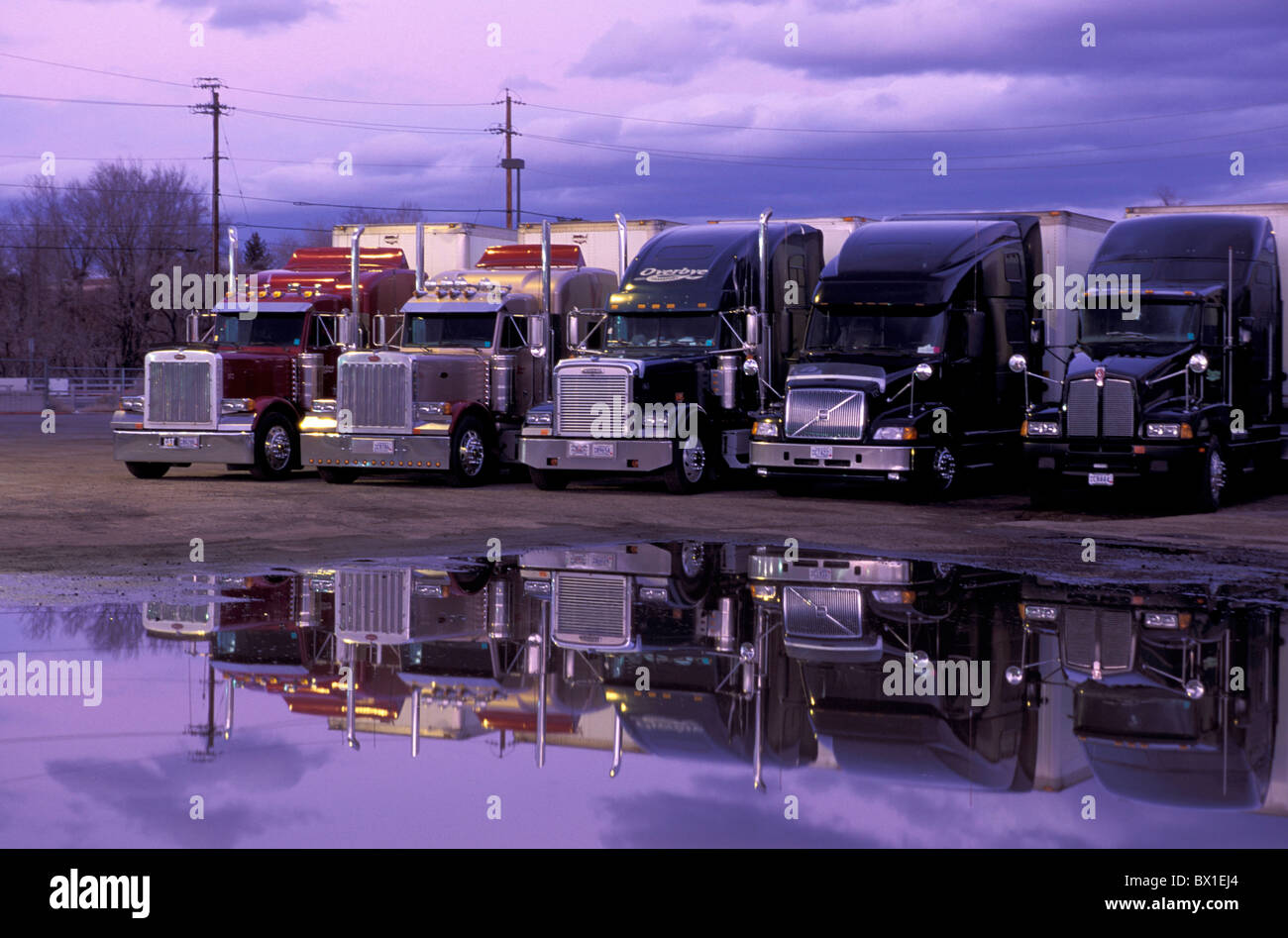 Nevada Trucks Reno USA America United States night logistics traffic