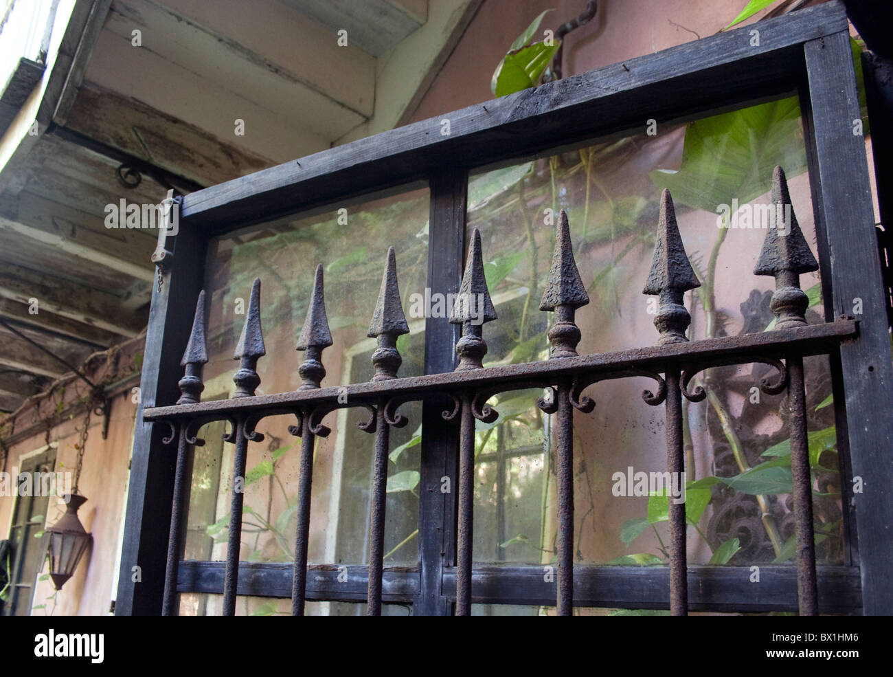 Cast iron gate detail hires stock photography and images Alamy