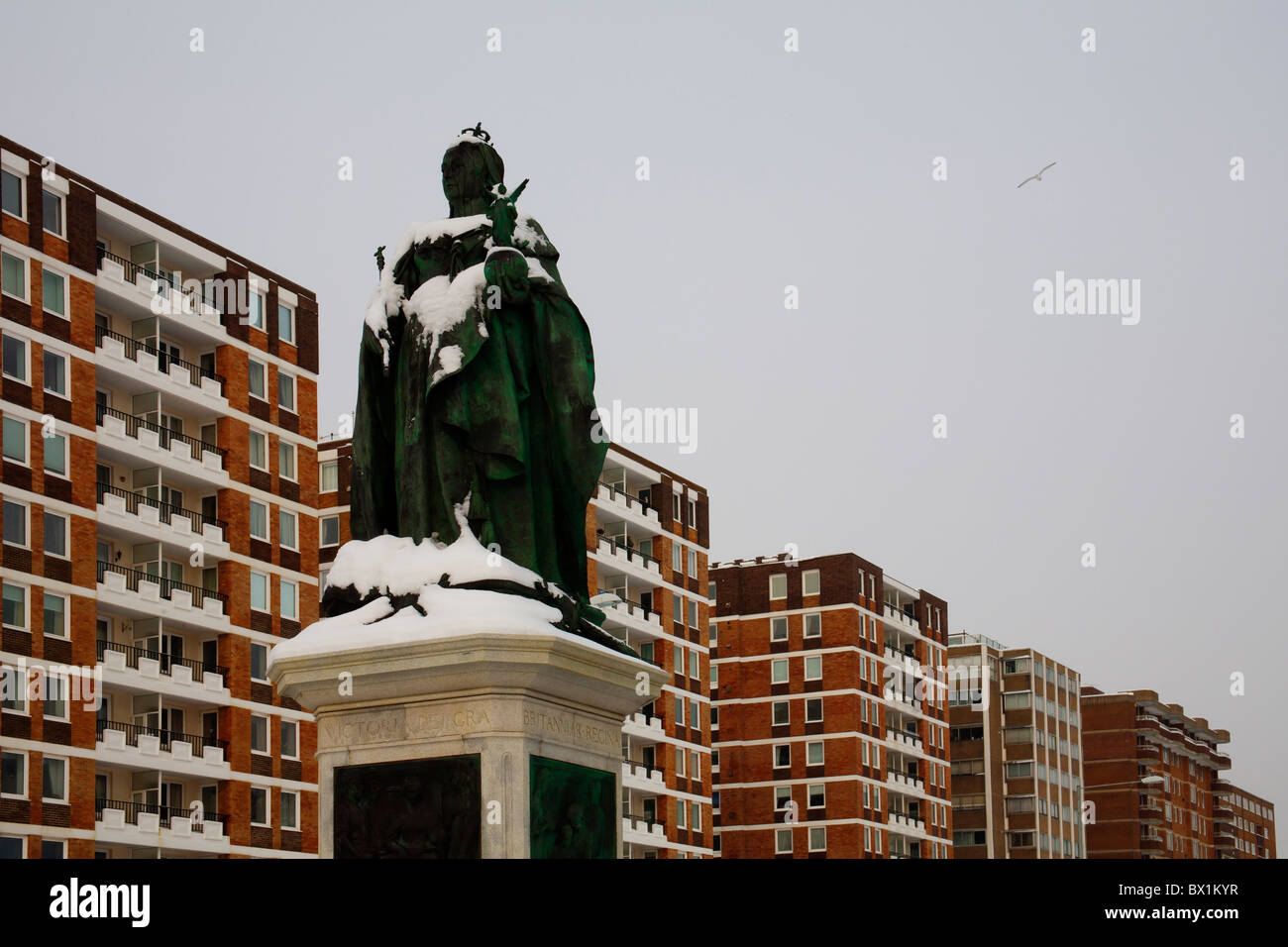 Queen victoria statue brighton hires stock photography and images Alamy