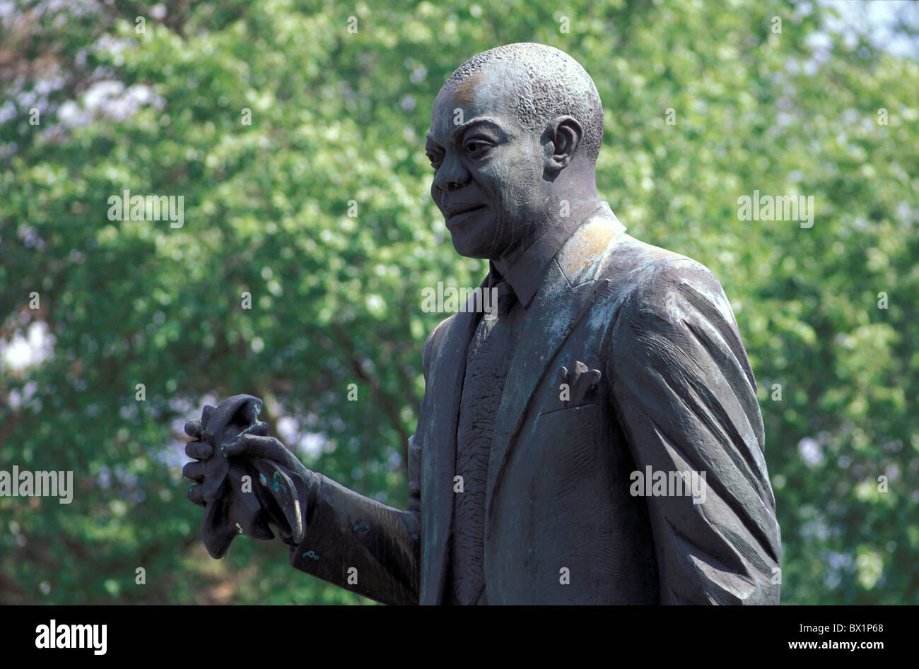Louis armstrong statue new orleans hires stock photography and images