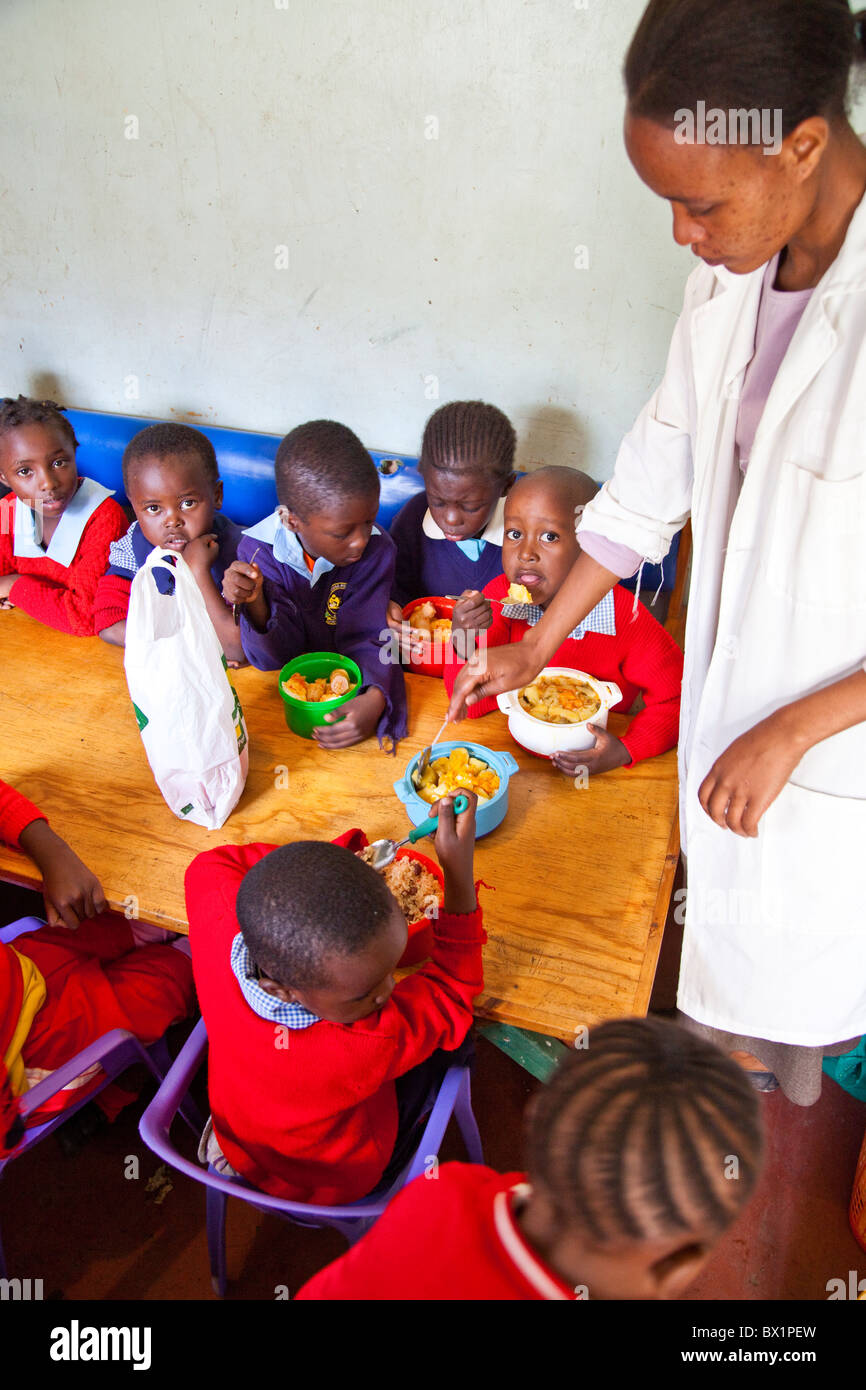 Lunch at Maji Mazuri Children's Centre, Nairobi, Kenya Stock Photo Alamy