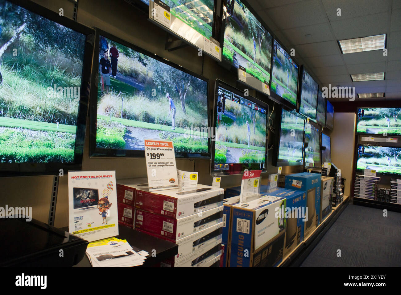 Electronics Shopping Usa High Resolution Stock Photography and Images Alamy