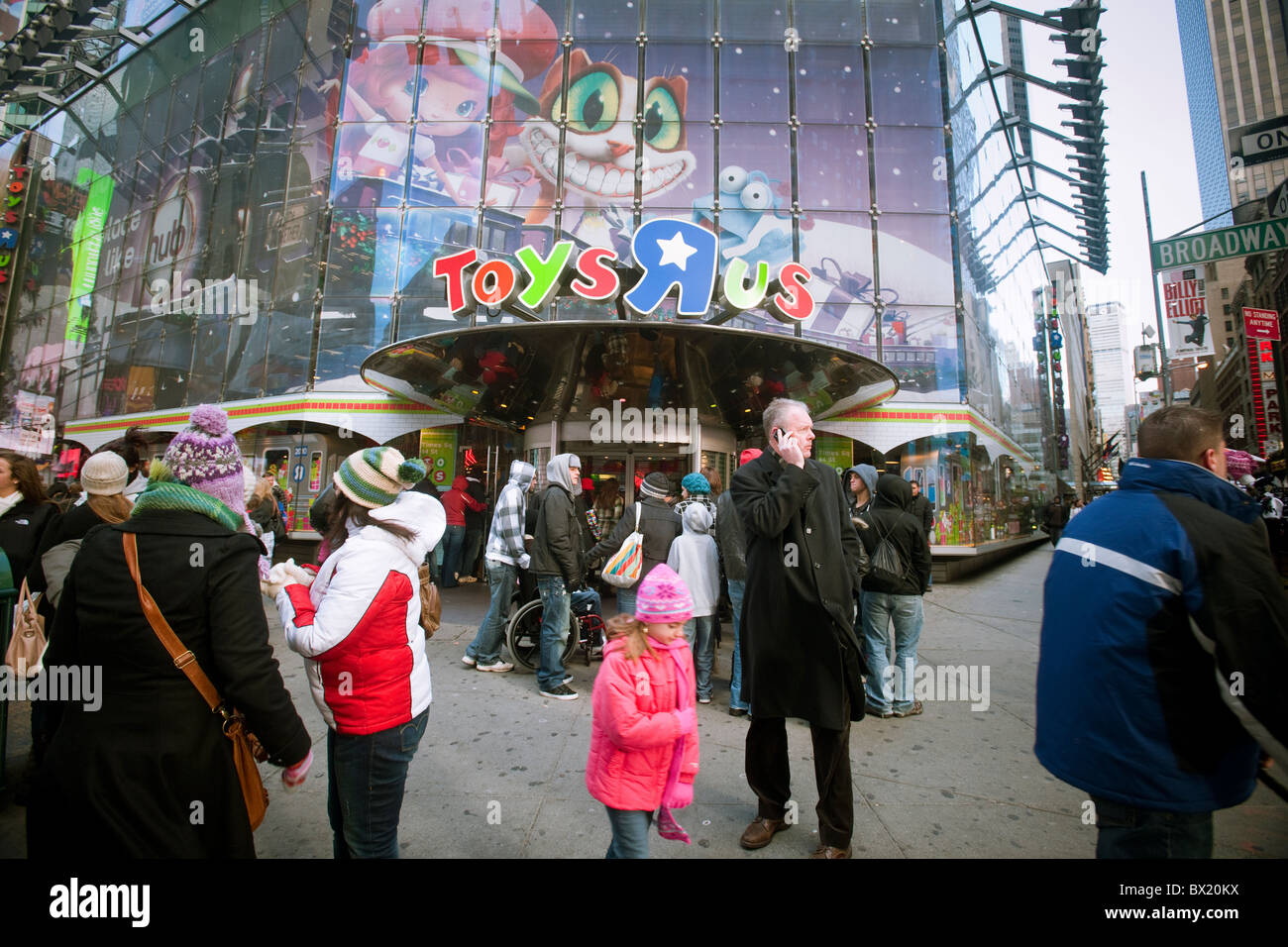 toys r us broadway hours