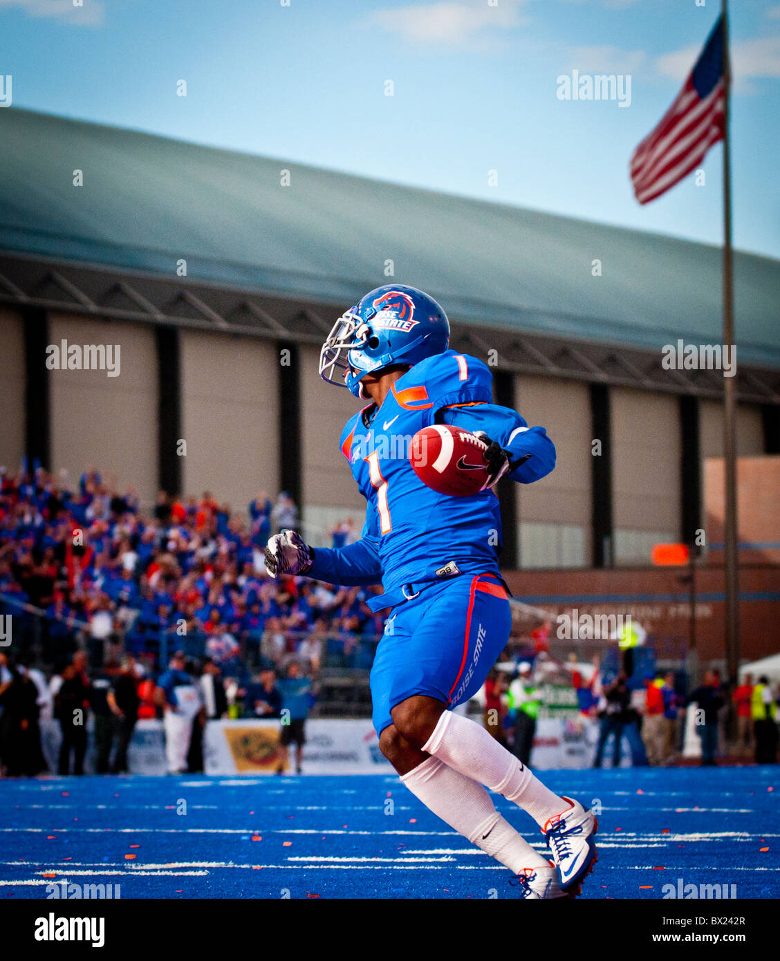 USA, Idaho, Boise, Boise State University football player Titus Young scoring a touchdown. Stock Photo