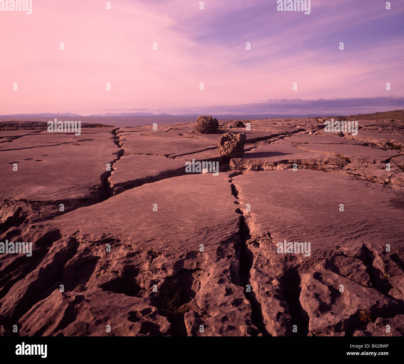 Cracked rock formations hi-res stock photography and images - Alamy