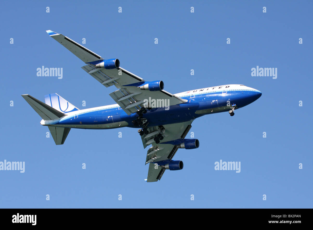 United Airlines Boeing 747 in flight Stock Photo: 33252877 - Alamy