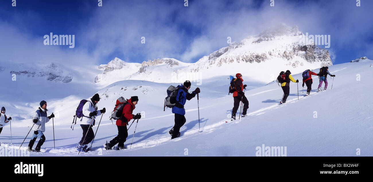 snow shoetour group snow shoe hiking group Gemmi KanderstegLeukerbad