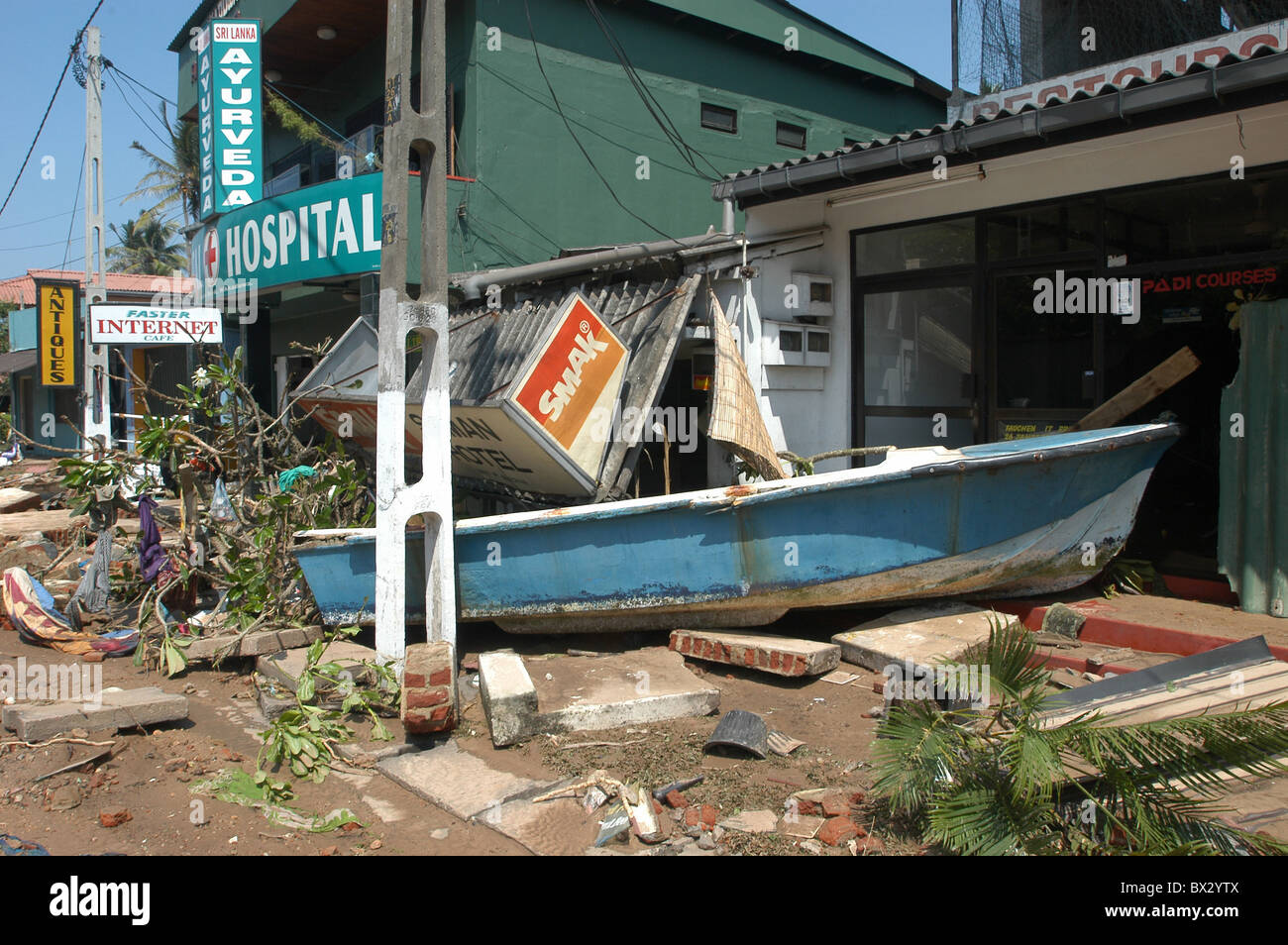 Tsunami 26.12.04 Sri Lanka Asia Hikkaduwa destruction disaster catastrophe misfortune seaquake misery squalo Stock Photo
