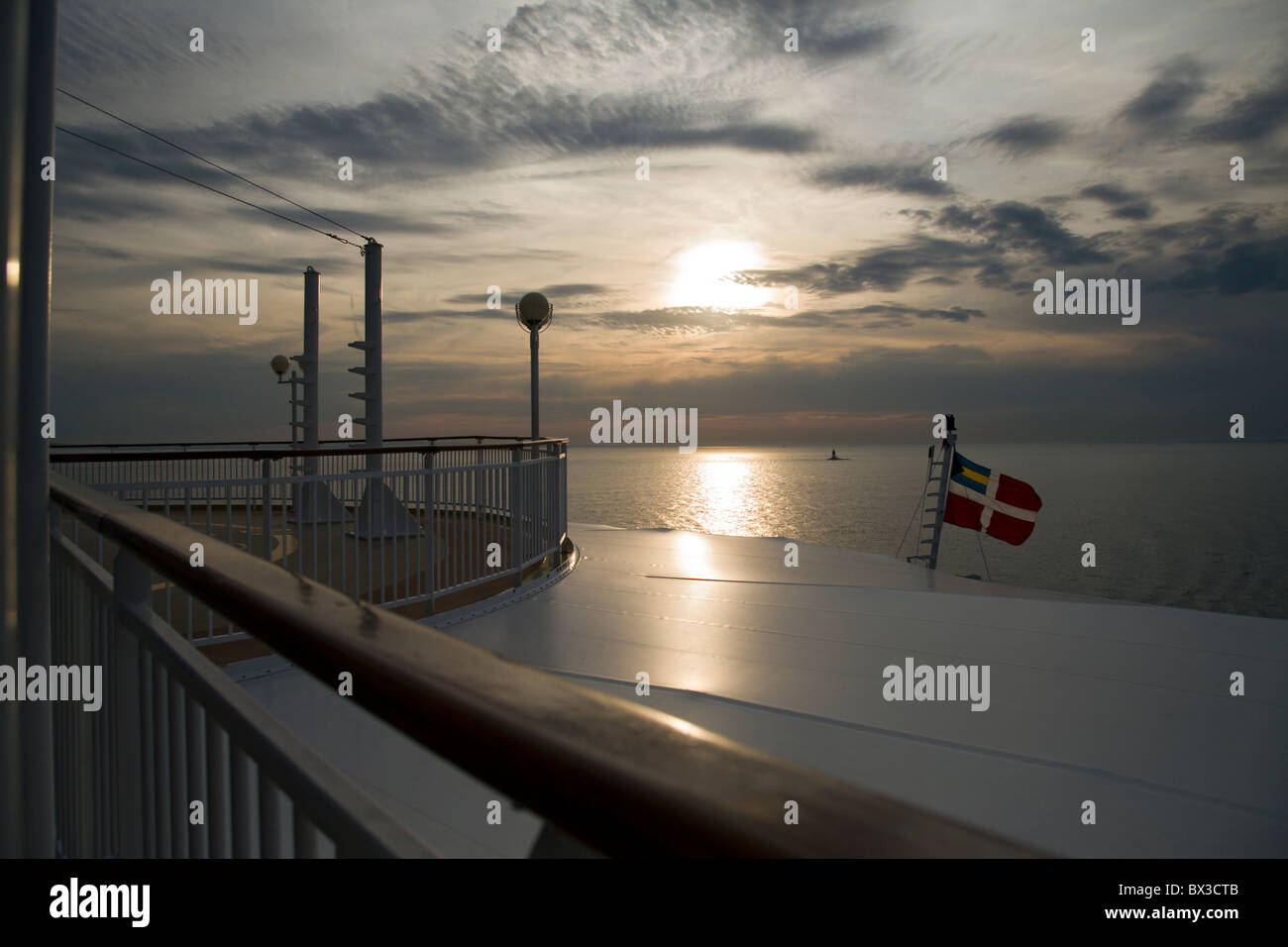 Ncl cruise ship norwegian sun hi-res stock photography and images - Alamy