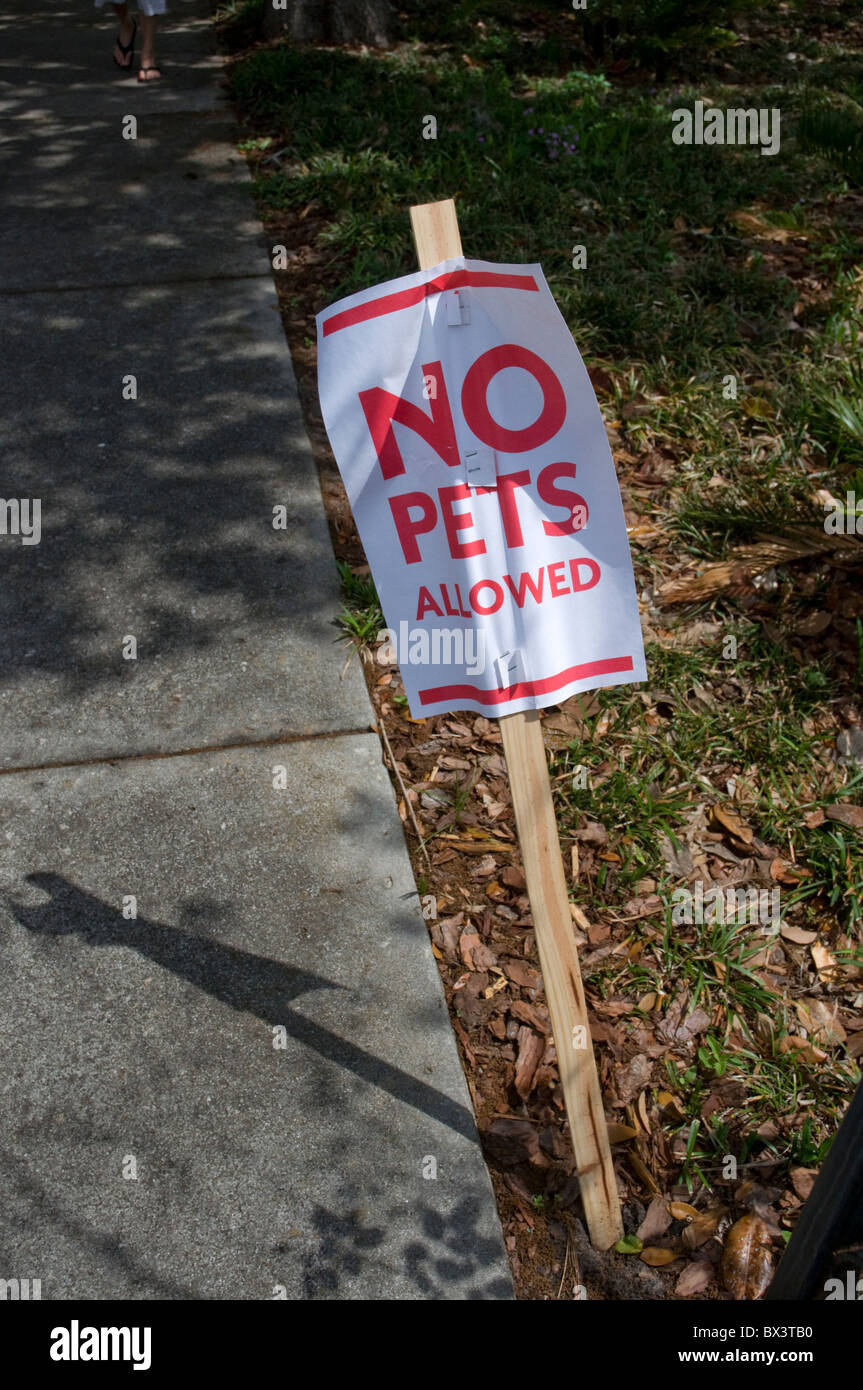 No pets allowed sign hires stock photography and images Alamy