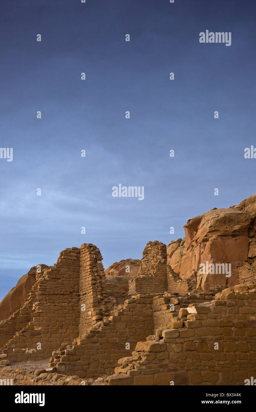 Dusk at the ruins of Anasazi Great House Kin Kletso at The Chaco ...
