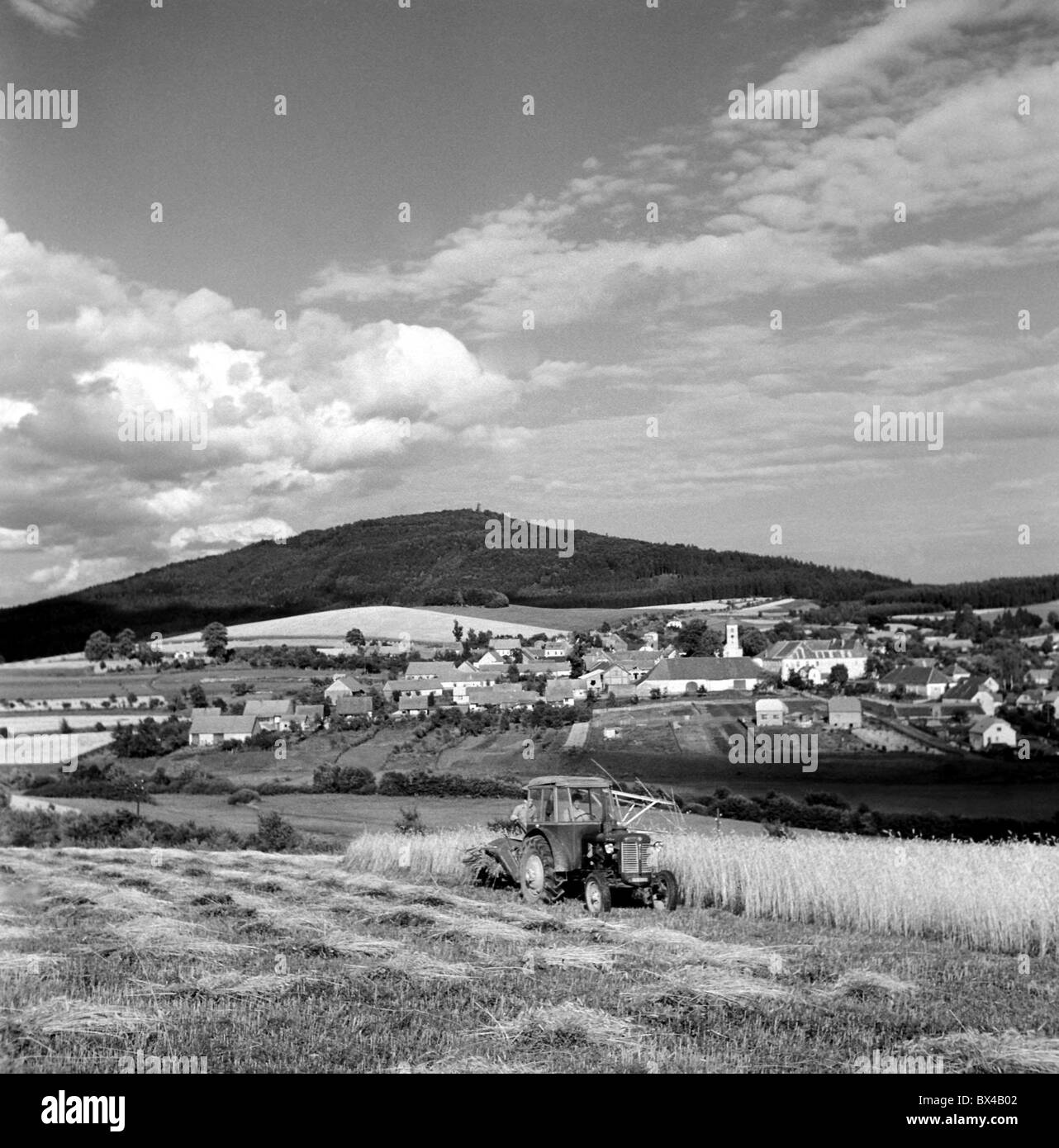 1962 tractor hires stock photography and images Alamy