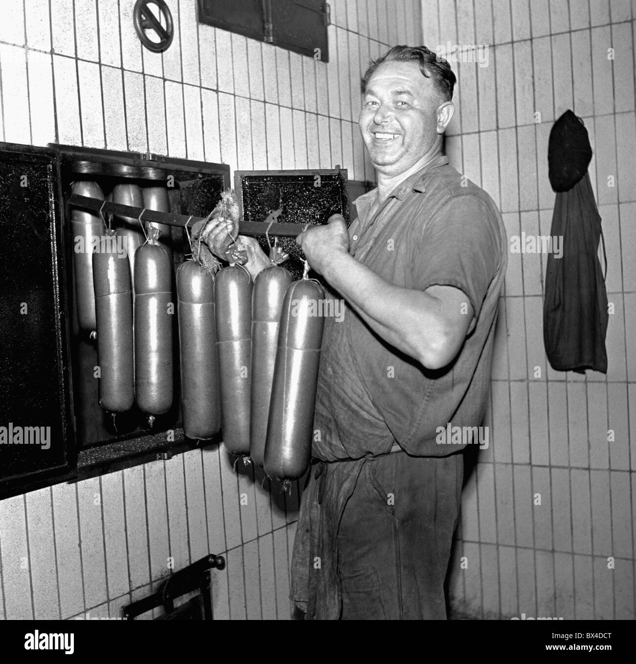 Smoke chamber hires stock photography and images Alamy