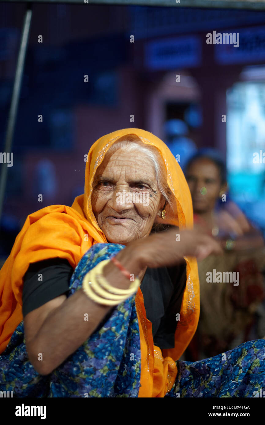 Old indian street woman hi-res stock photography and images - Alamy