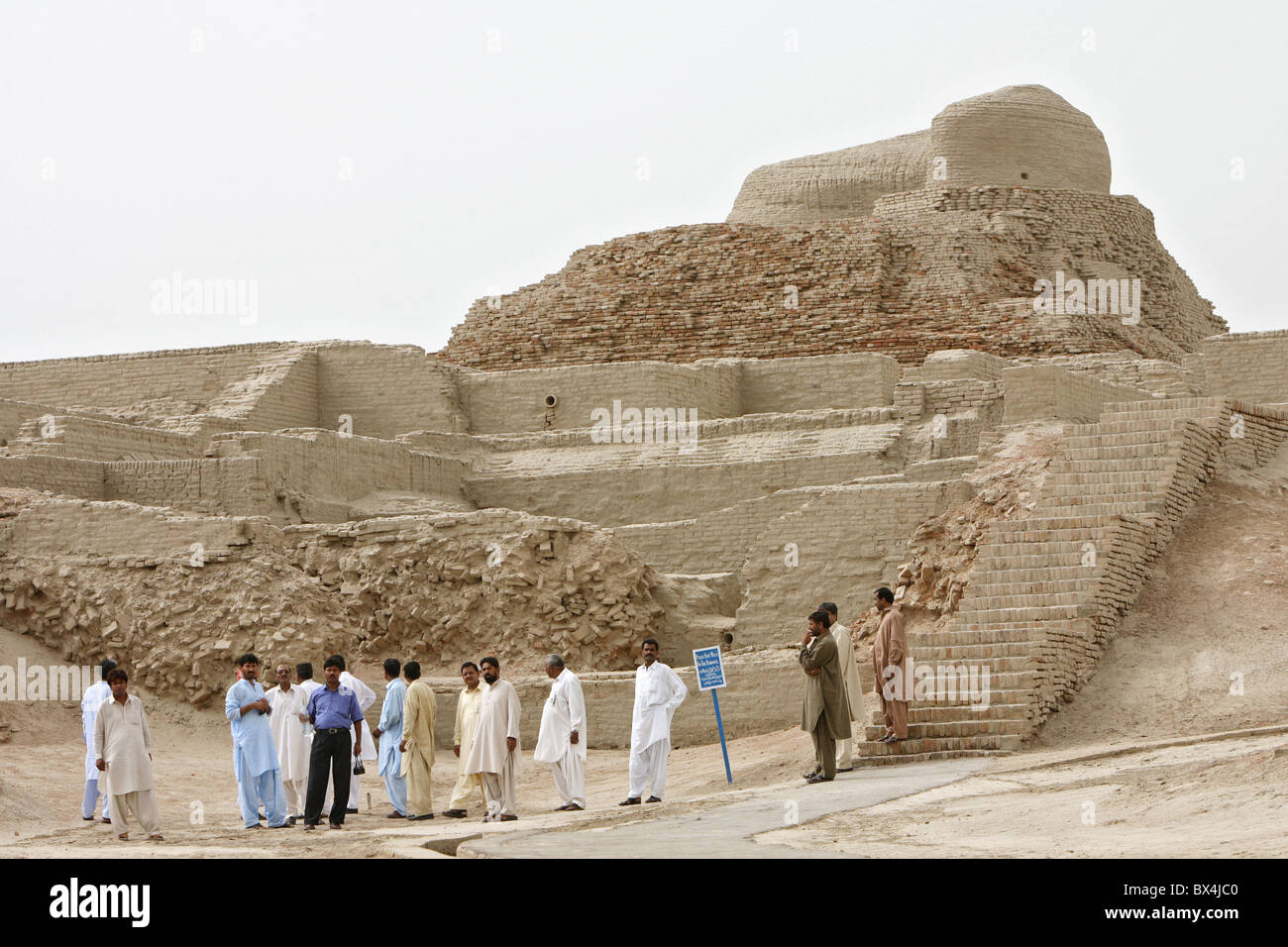 Visitors in front of Mohenjo-Daro ruins, Larkana, Pakistan Stock Photo
