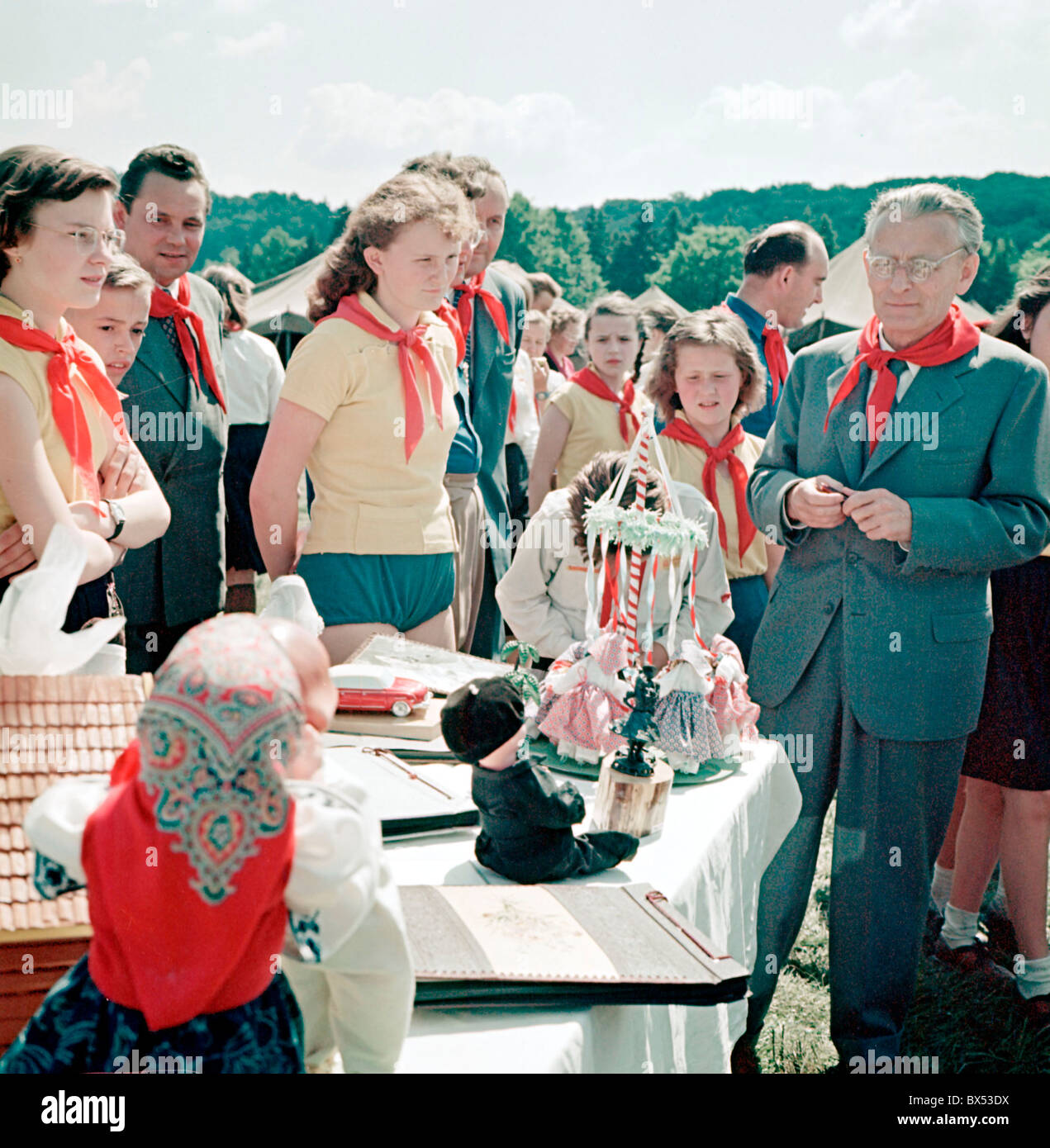 Antonin Novotny, president, Pioneers, Communist youth, Pioneer scarf, red  Stock Photo - Alamy