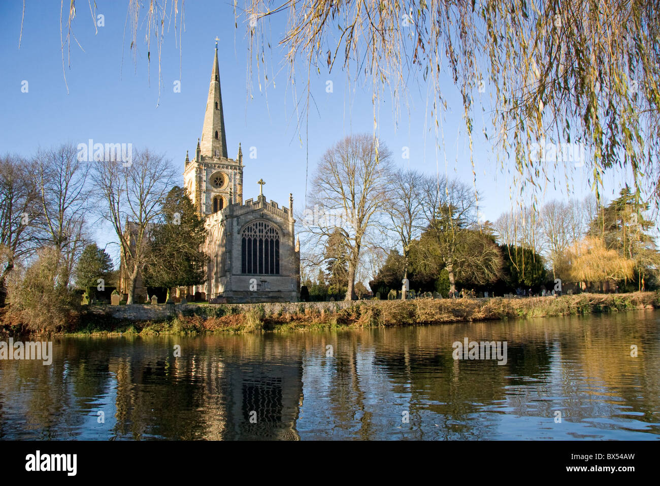 Holy Trinity Church (Shakespeare baptism + burial) and River Avon, Stratford-upon-Avon, Warwickshire, England, UK Stock Photo