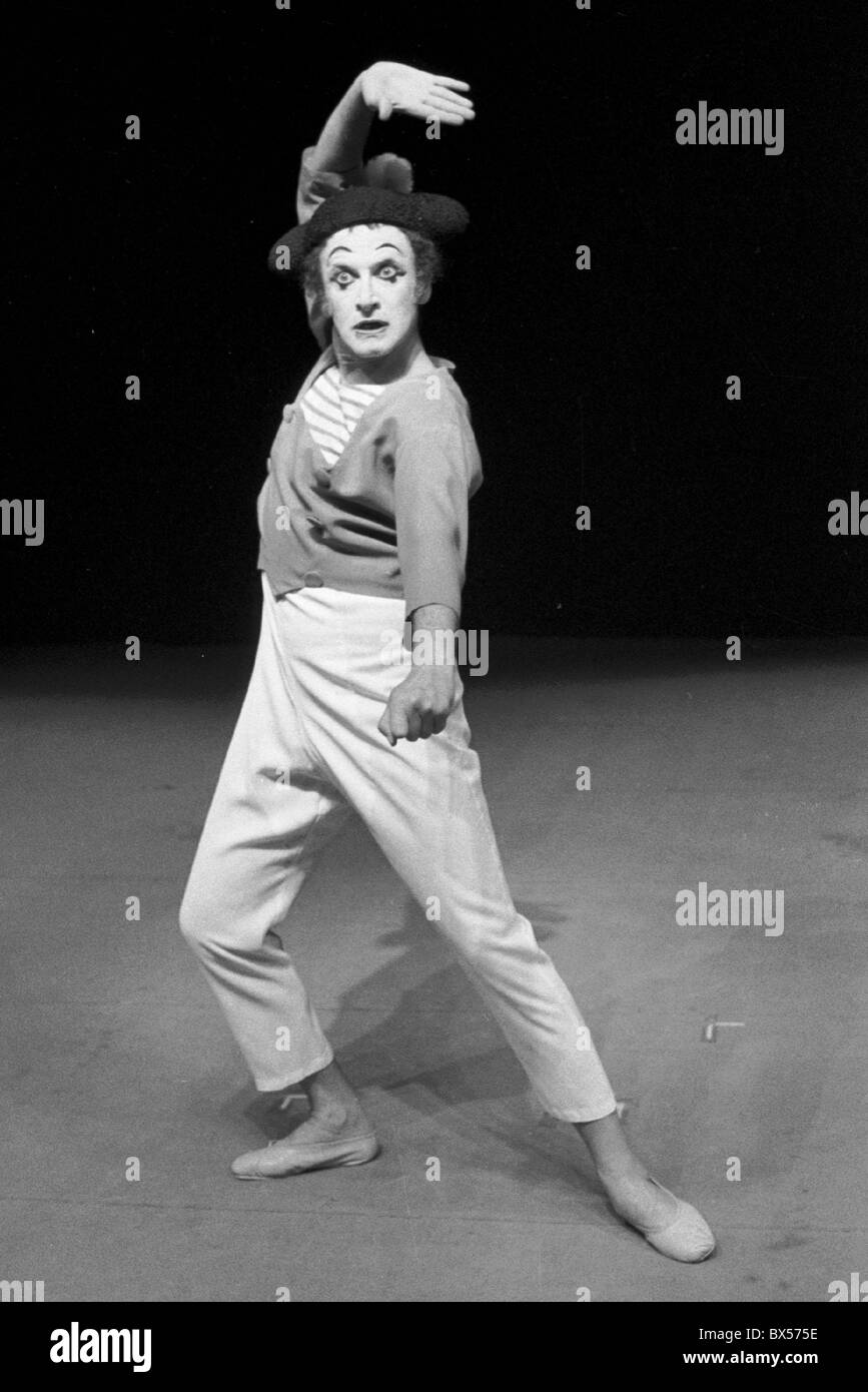 French actor and mime Marcel Marceau performing in Prague, June 1967. CTK Photo/Oldrich Picha Stock Photo