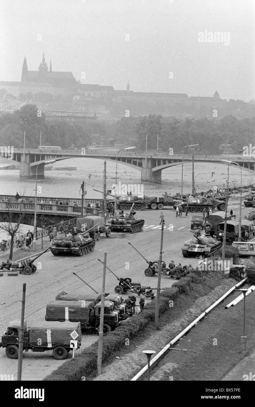 tanks, guns, cannons, embankment, waterfront, Vltava, Prague Castle, bridge Stock Photo