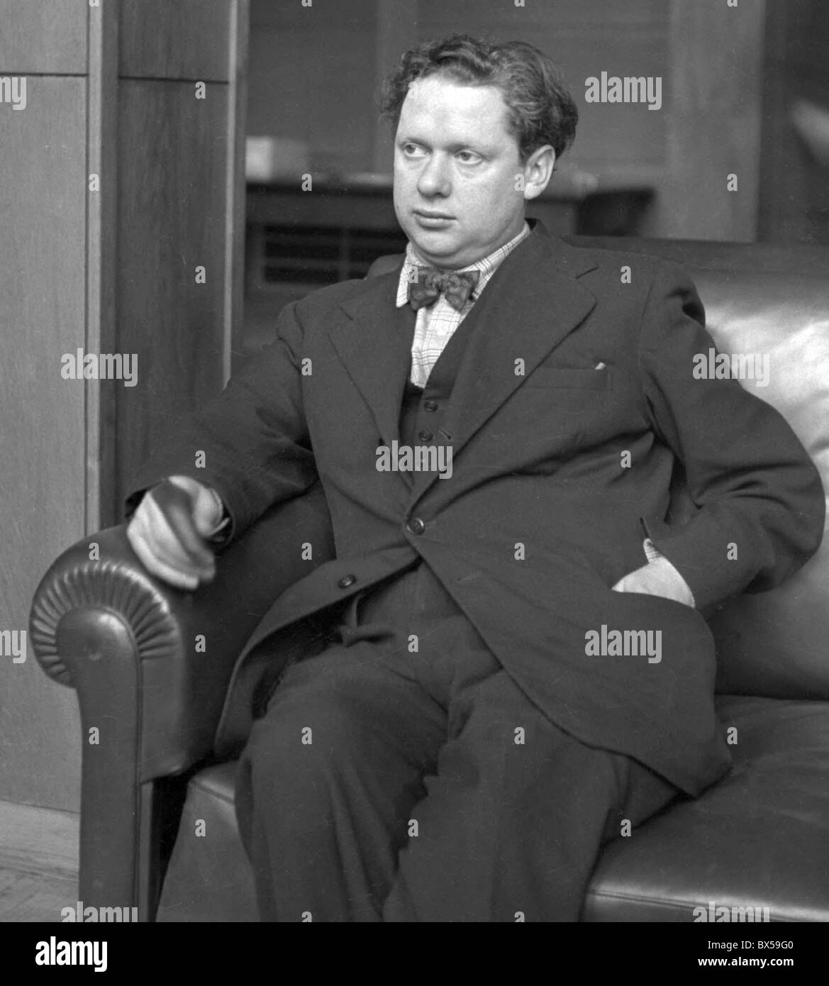 Dylan thomas hi-res stock photography and images - Alamy