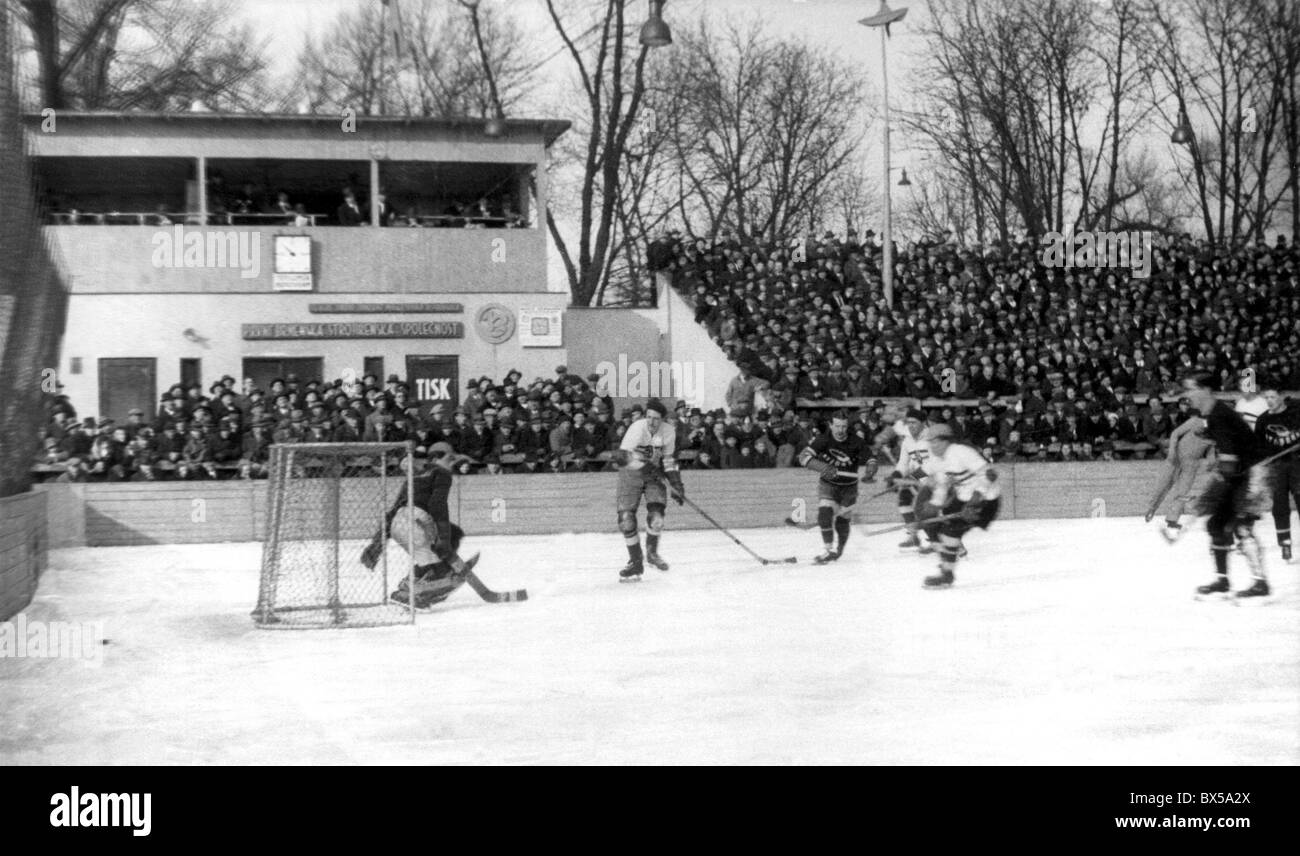 Hungary meets Canada during World Ice Hockey Championship in Prague