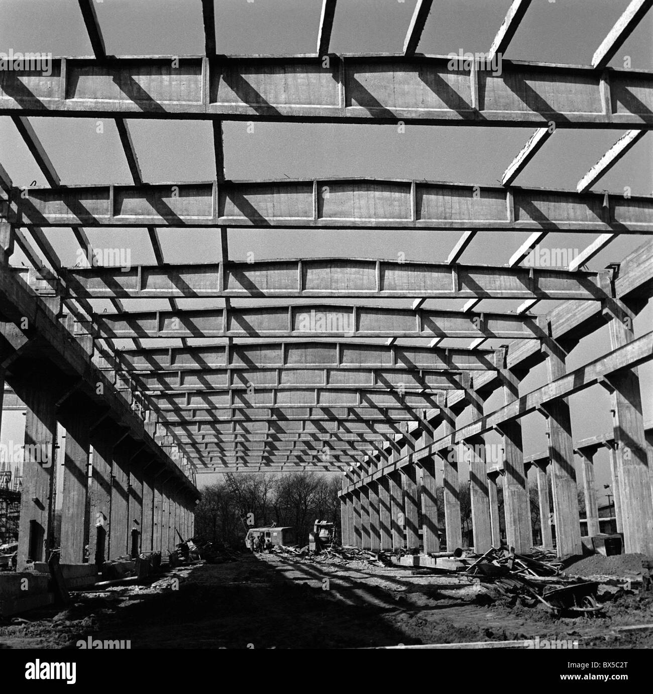 Prefabricated wooden trusses. Kralupy nad Vltabvou, Czechoslovakia 1960. (CTK Photo / Josef Mucha) Stock Photo