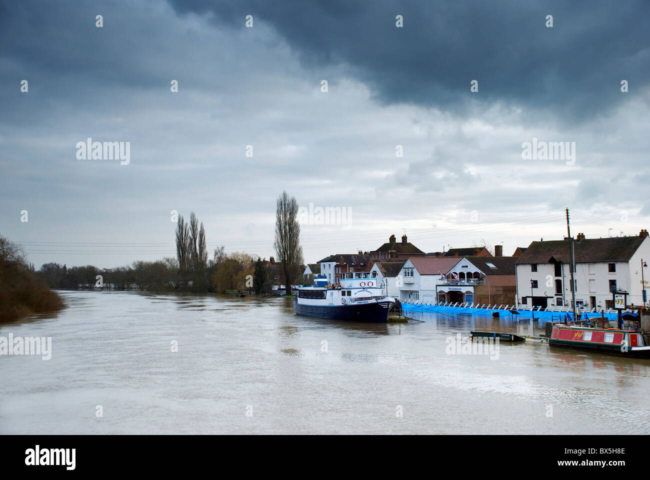 Upton upon Severn town showing the River Severn fllooding