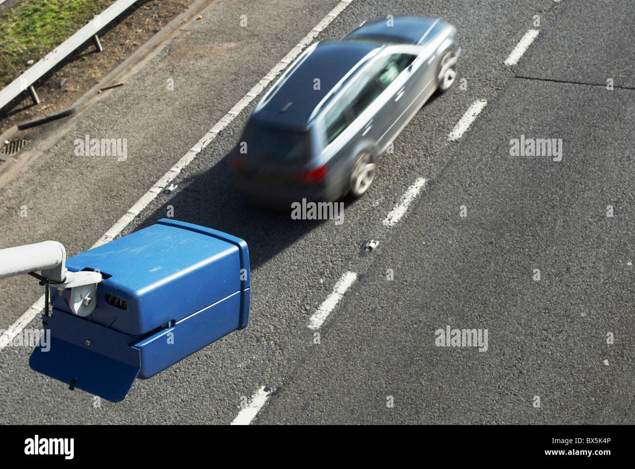 Traffic dual carriageway uk close up hires stock photography and