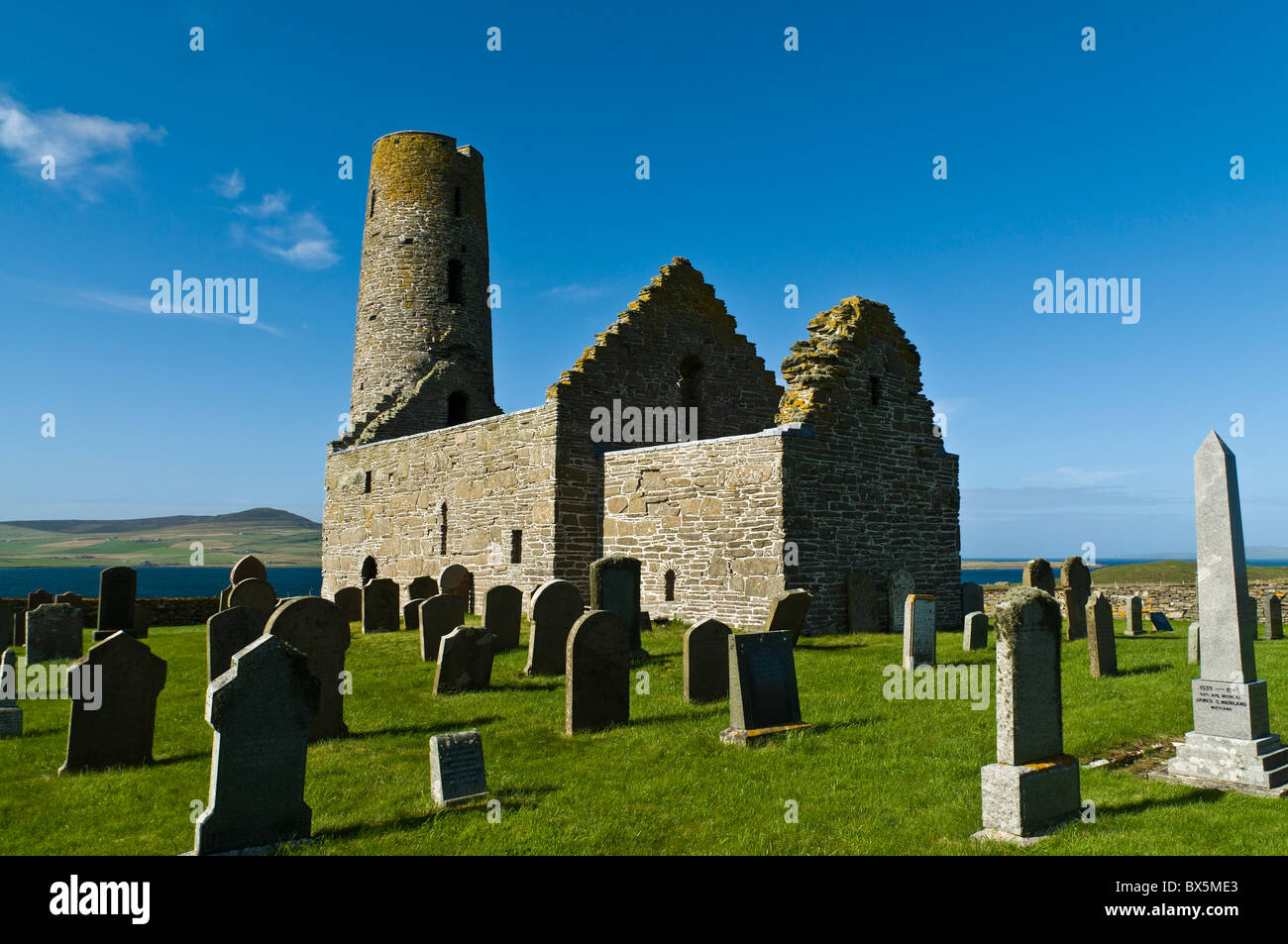 dh EGILSAY ORKNEY St Magnus church 12th century viking church vikings scotland Stock Photo