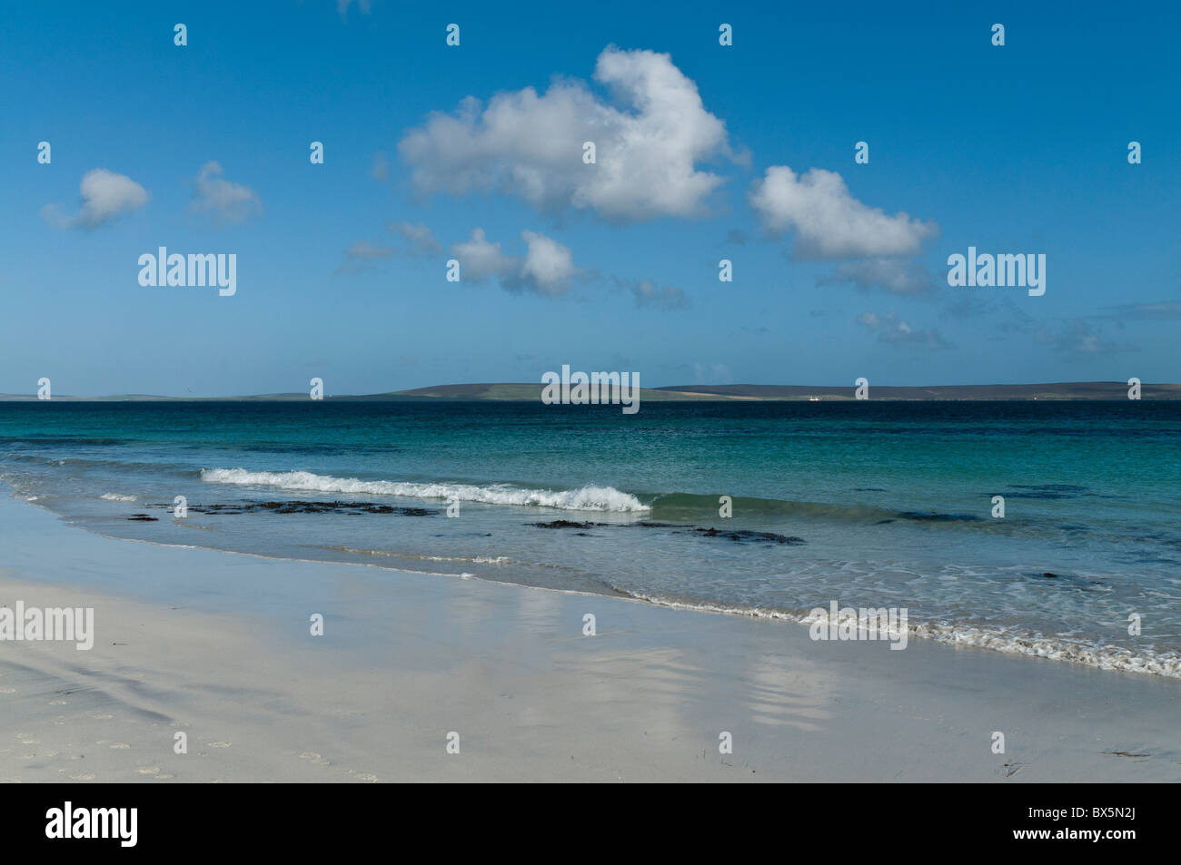 dh EGILSAY ORKNEY Egilsay sandy beach island of Eday in distance remote nobody isles uk Stock Photo