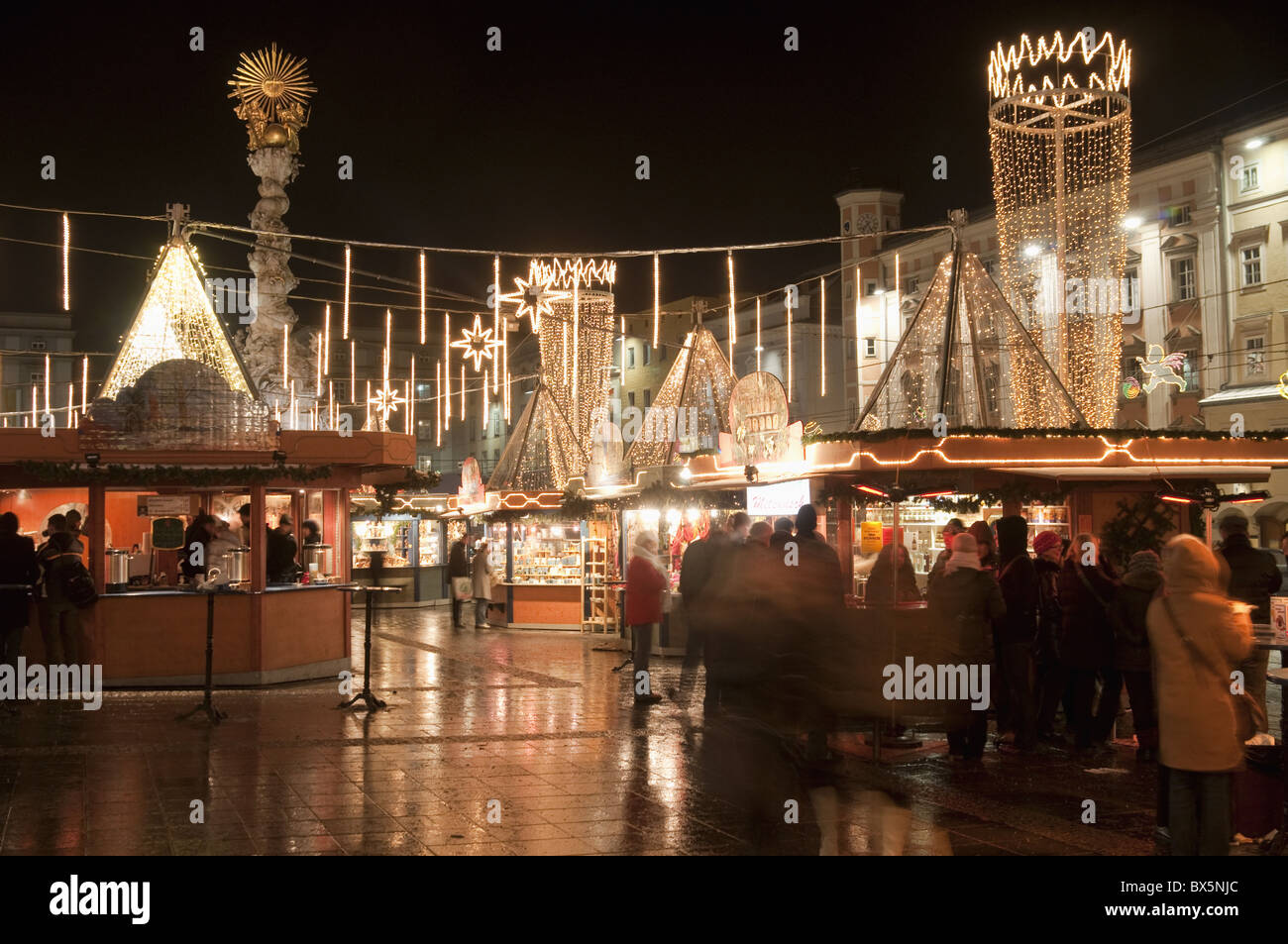 Stalls of Christmas Market, with Baroque Trinity Column in background ...