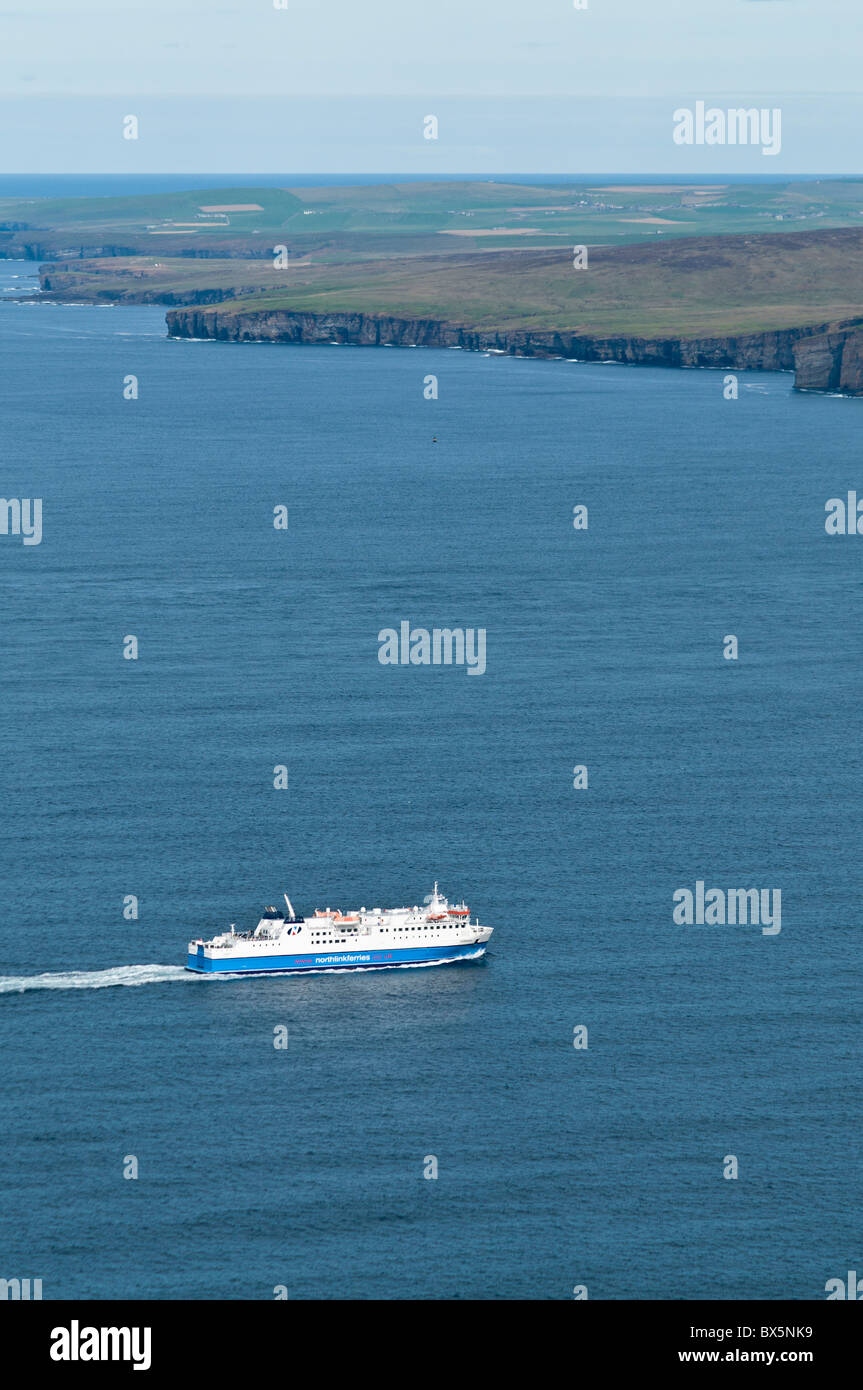 dh MV Hamnavoe HOY SOUND ORKNEY Passenger car ferry MV Hamnavoe and west of Orkney mainland Stock Photo