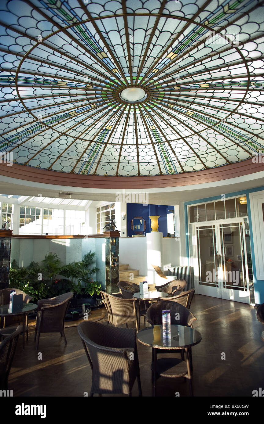 1920s art deco hotel hi-res stock photography and images - Alamy