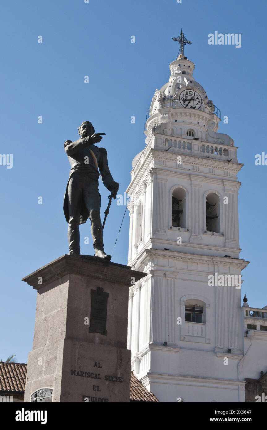 Santo Domingo Church and statue of Marshal Mariscal Sucre, Historic Center, UNESCO World Heritage Site, Quito, Ecuador Stock Photo