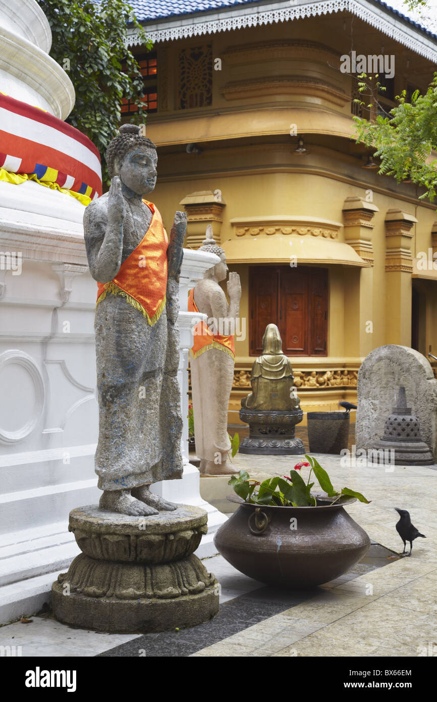 Statues at Gangaramaya temple, Cinnamon Gardens, Colombo, Sri Lanka