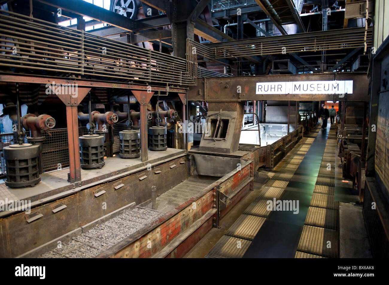 Besucherebene des Ruhr Museum der Zeche Zollverein UNESCO Weltkulturerbe in Essen, Nordrhein-Westfalen, Deutschland, Europa Stock Photo